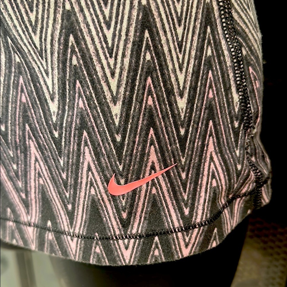 Nike Dri-Fit Women’s Athletic Tank Top Sports Bra - Picture 4 of 9